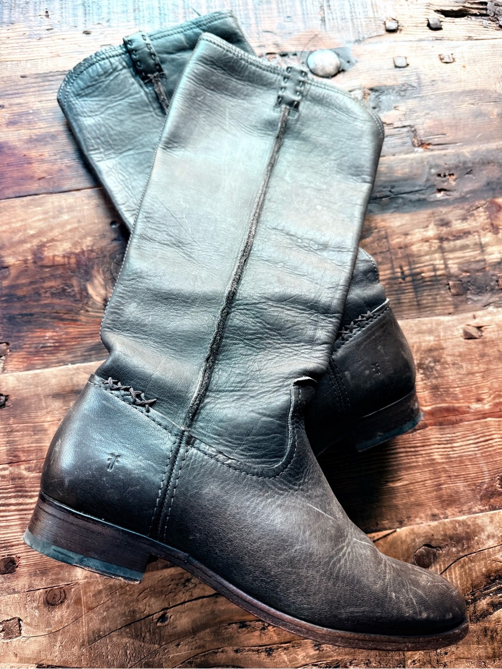 Frye brown leather knee high boots size 9  LIKE NEW